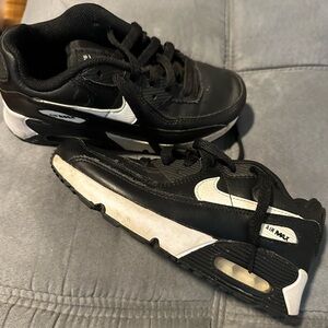 Black & White Nike Air Max